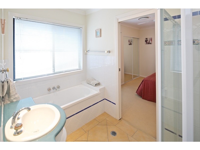 4 Grande Entrance, Monterey Keys QLD 4212