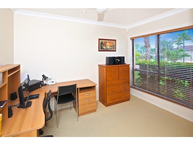 4 Grande Entrance, Monterey Keys QLD 4212