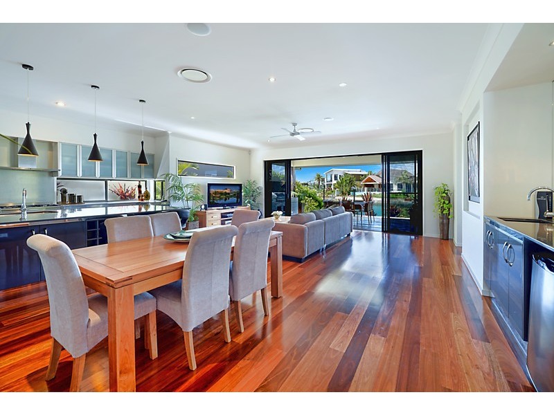 53 Compass Drive, Biggera Waters QLD 4216