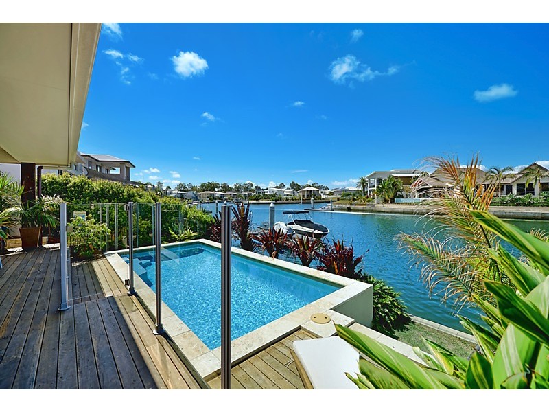 53 Compass Drive, Biggera Waters QLD 4216