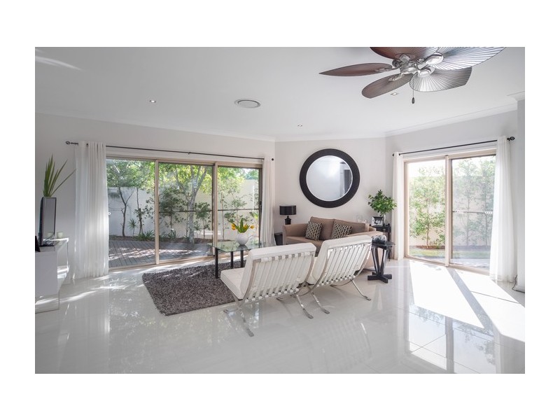 6001 The Lakes Drive, Hope Island QLD 4212