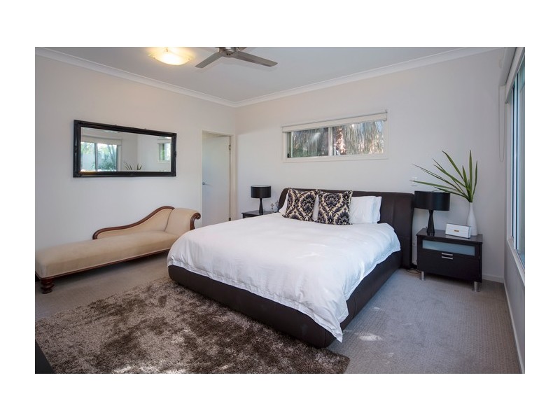 6001 The Lakes Drive, Hope Island QLD 4212