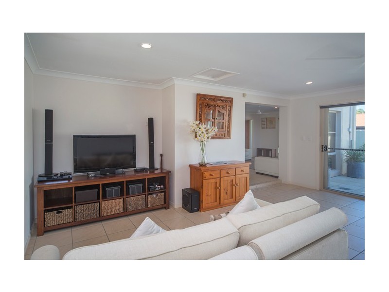 2 Ken Crescent Monterey Keys, Helensvale QLD 4212