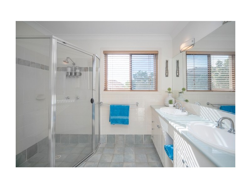 2 Ken Crescent Monterey Keys, Helensvale QLD 4212