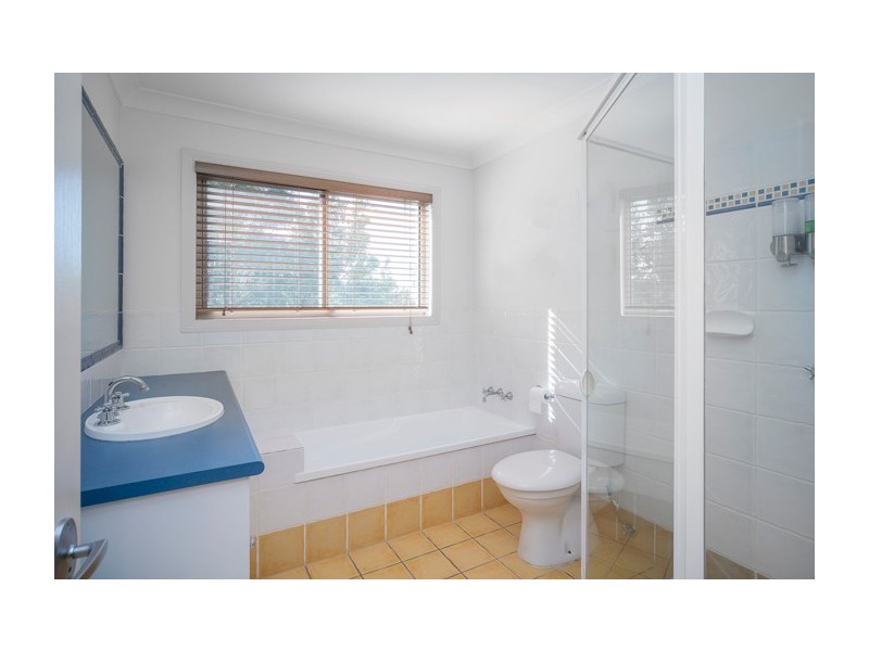 2 Ken Crescent Monterey Keys, Helensvale QLD 4212