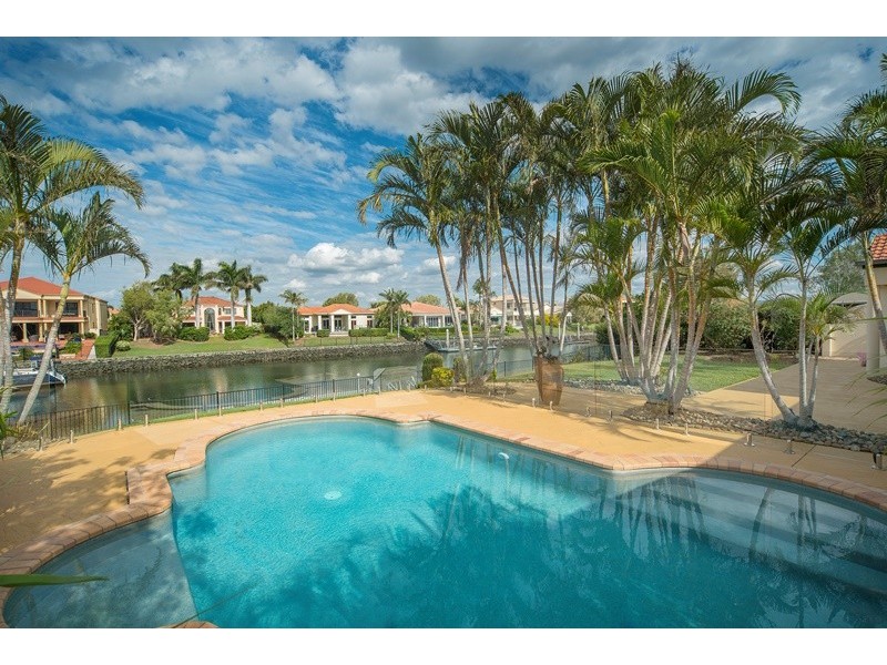 1104 Beechwood Drive, Hope Island QLD 4212