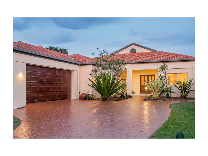 1104 Beechwood Drive, Hope Island QLD 4212