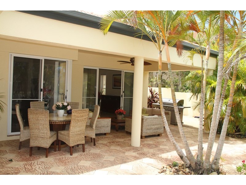 1104 Beechwood Drive, Hope Island QLD 4212