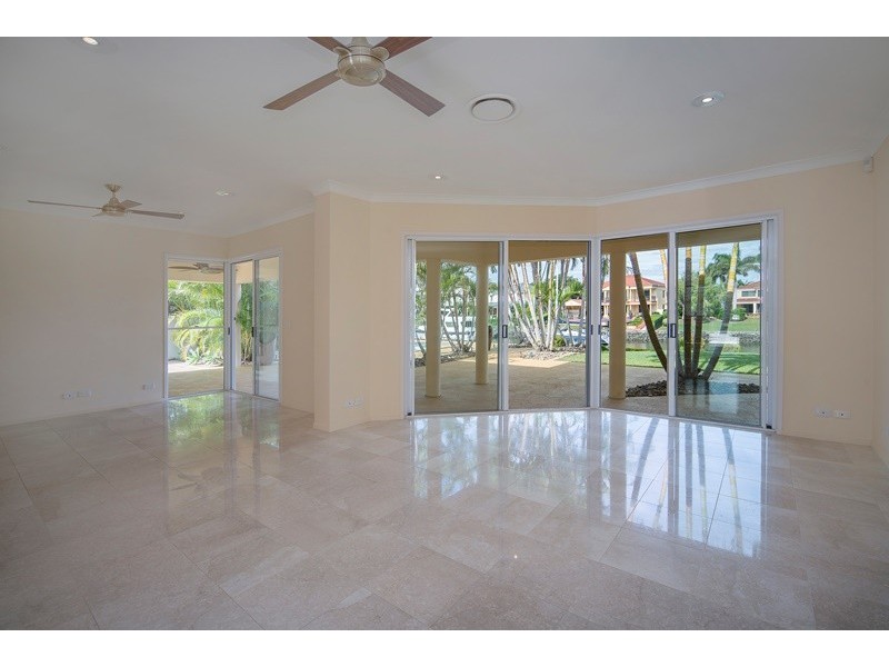 1104 Beechwood Drive, Hope Island QLD 4212