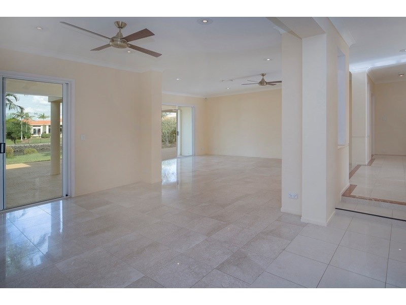 1104 Beechwood Drive, Hope Island QLD 4212