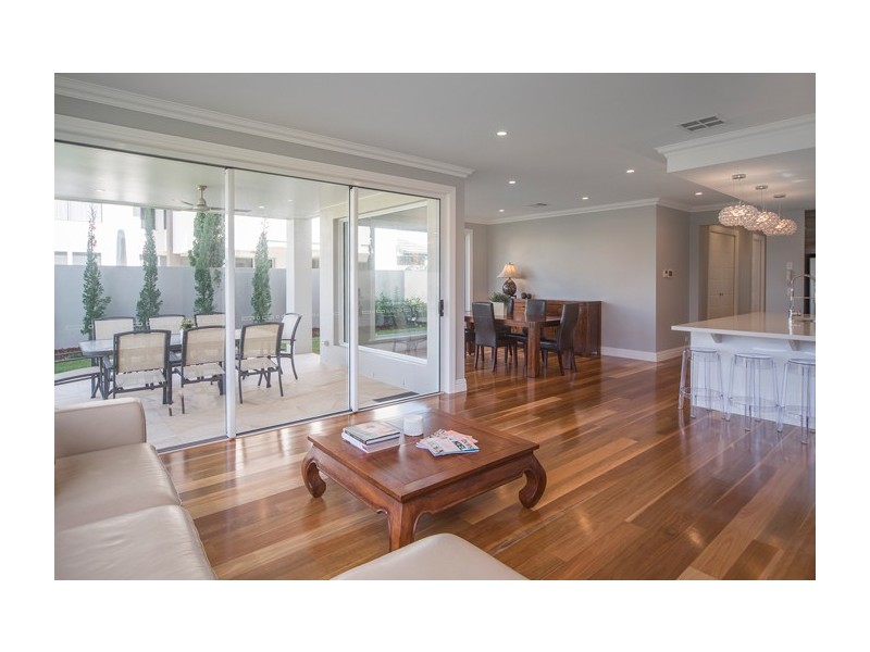 2829 Gracemere Circuit East, Hope Island QLD 4212