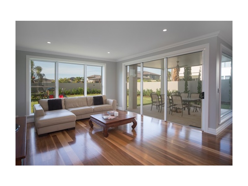 2829 Gracemere Circuit East, Hope Island QLD 4212