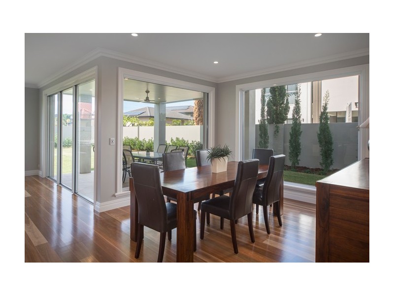 2829 Gracemere Circuit East, Hope Island QLD 4212