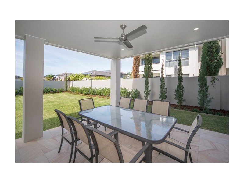2829 Gracemere Circuit East, Hope Island QLD 4212