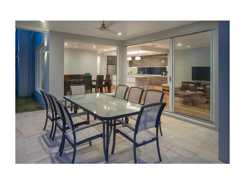 2829 Gracemere Circuit East, Hope Island QLD 4212