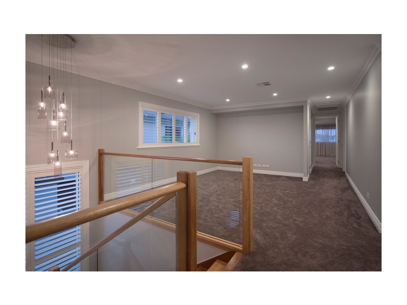 2829 Gracemere Circuit East, Hope Island QLD 4212