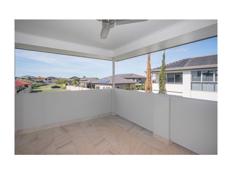 2829 Gracemere Circuit East, Hope Island QLD 4212