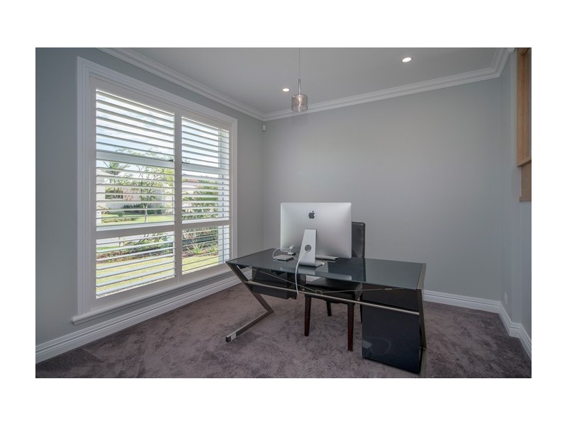 2829 Gracemere Circuit East, Hope Island QLD 4212