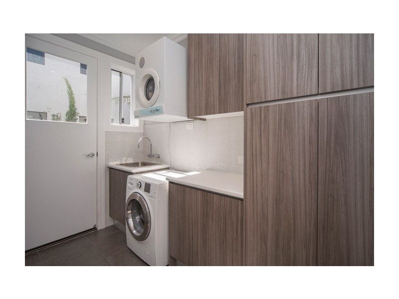 2829 Gracemere Circuit East, Hope Island QLD 4212