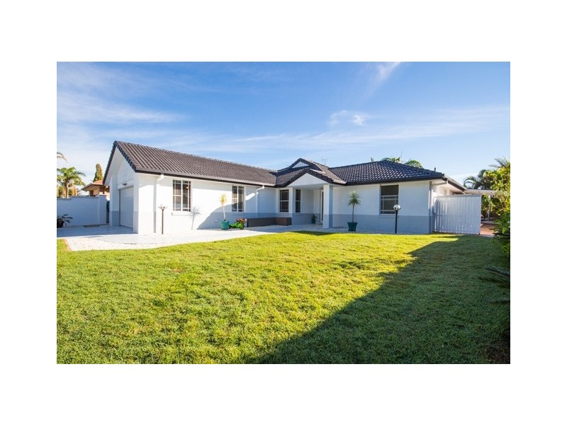 10 Glenwater Crescent, Monterey Keys QLD 4212