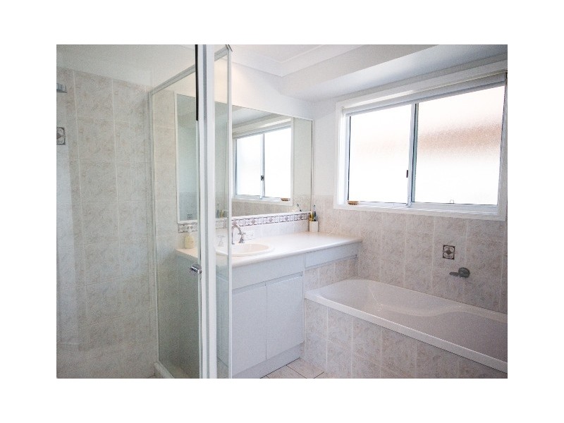 10 Glenwater Crescent, Monterey Keys QLD 4212