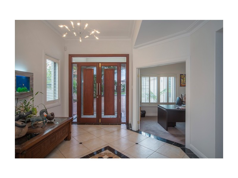 2161 Beaufort Way, Hope Island QLD 4212