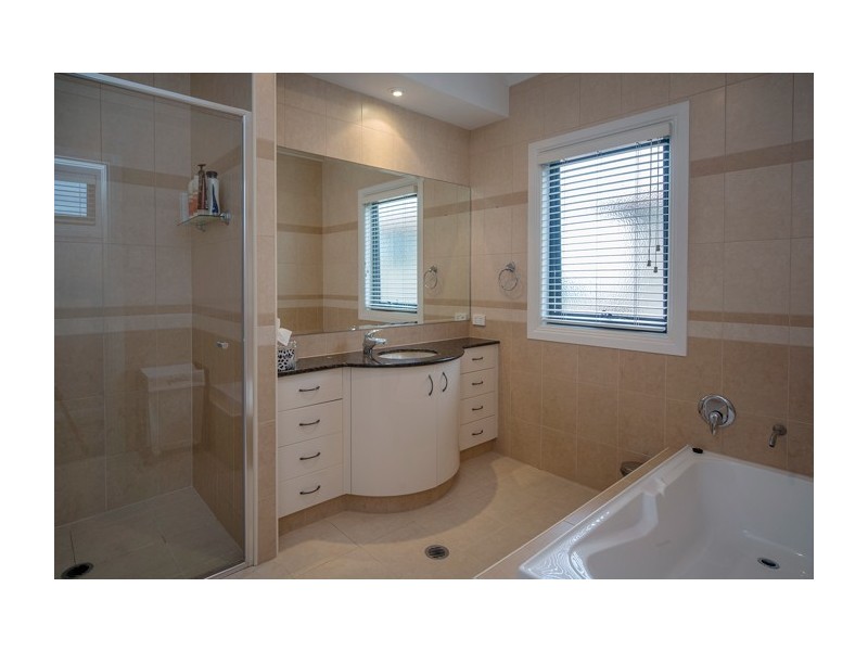 2161 Beaufort Way, Hope Island QLD 4212