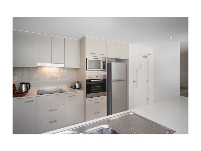 1114/2 Activa Way, Hope Island QLD 4212
