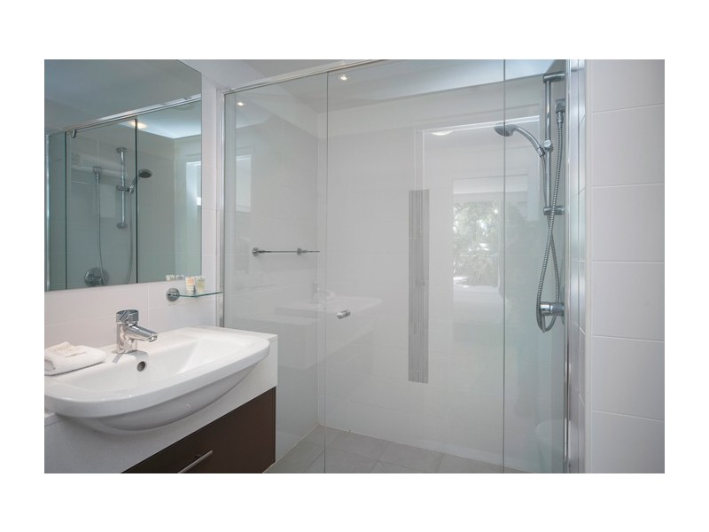 1114/2 Activa Way, Hope Island QLD 4212