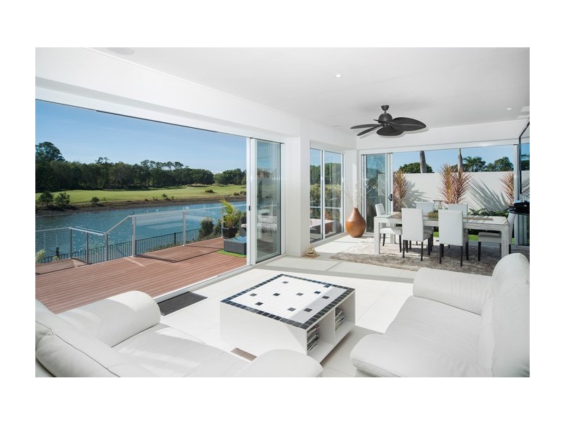 7657 Fairway Boulevard, Hope Island QLD 4212