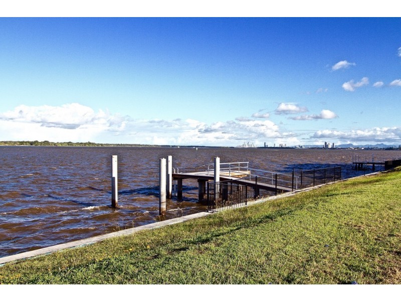 26 King Charles Drive, Sovereign Islands QLD 4216