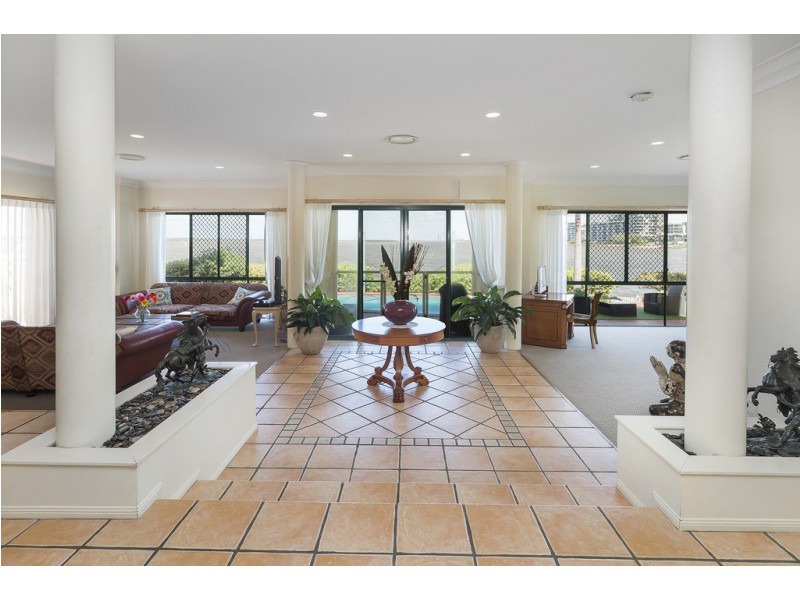 19 King Arthur Court, Sovereign Islands QLD 4216