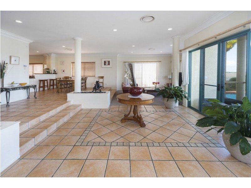 19 King Arthur Court, Sovereign Islands QLD 4216