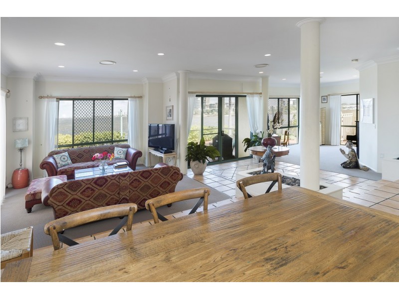 19 King Arthur Court, Sovereign Islands QLD 4216