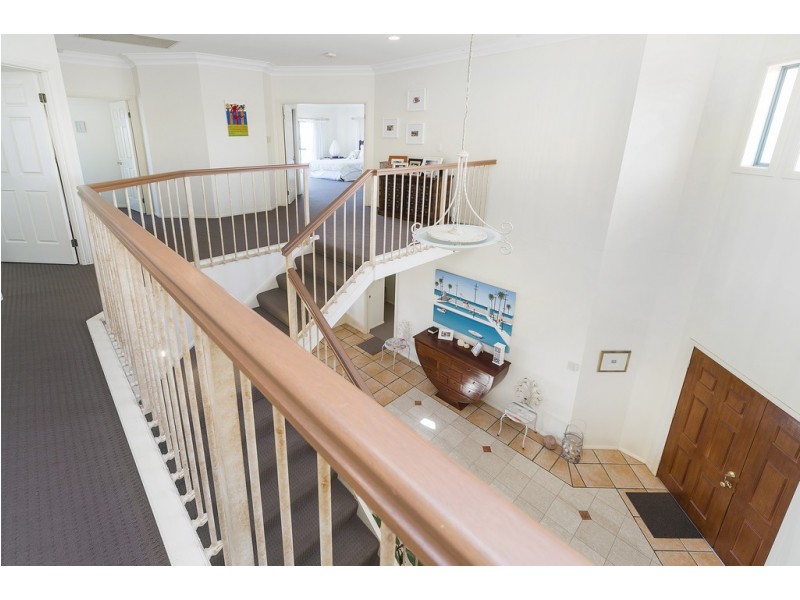 19 King Arthur Court, Sovereign Islands QLD 4216