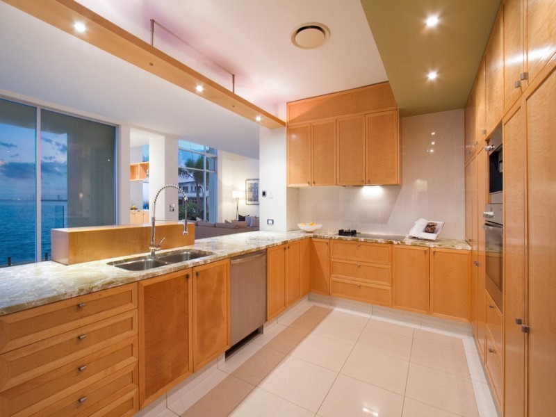 44 King Charles Dr, Sovereign Islands QLD 4216