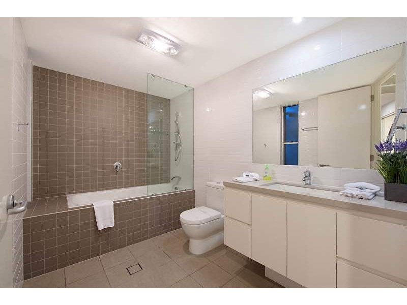31 Ferrymans Court, Helensvale QLD 4212