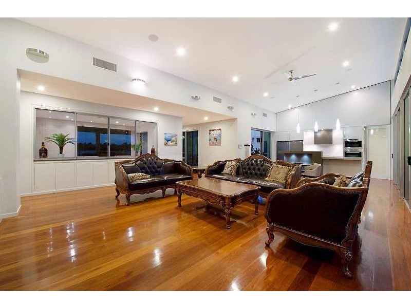 31 Ferrymans Court, Helensvale QLD 4212