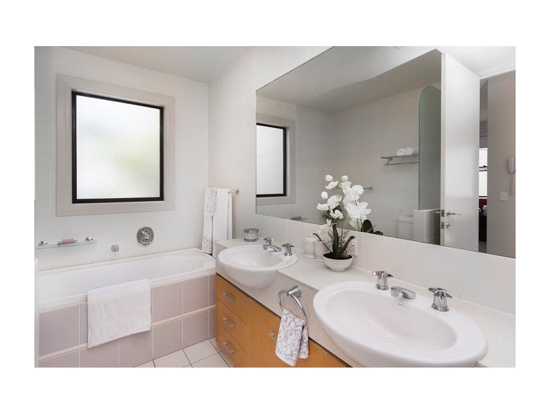 1511 Rosebank Way West, Hope Island QLD 4212