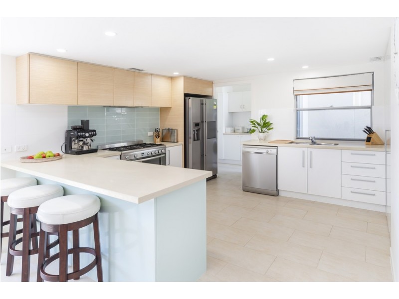 49 Harbour Rise, Hope Island QLD 4212