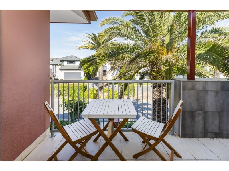 49 Harbour Rise, Hope Island QLD 4212