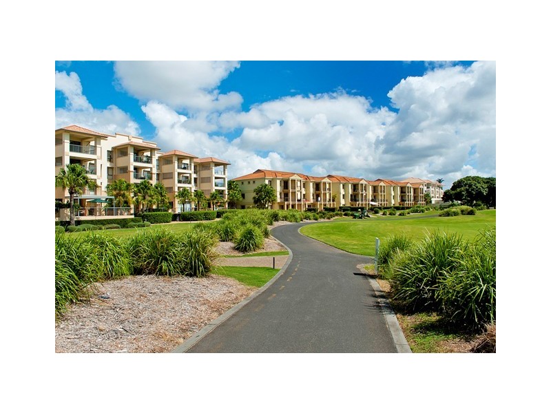 8435 Magnolia Drive East, Hope Island QLD 4212