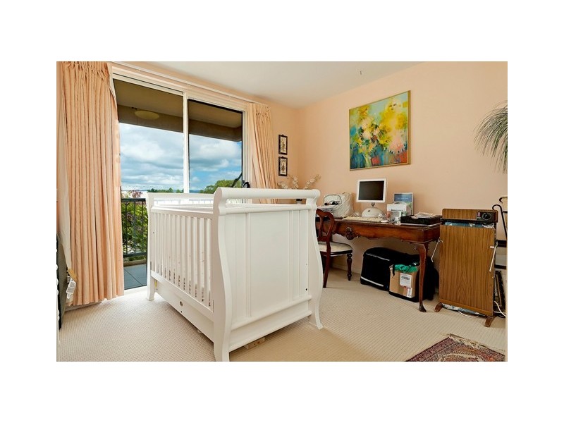 8435 Magnolia Drive East, Hope Island QLD 4212