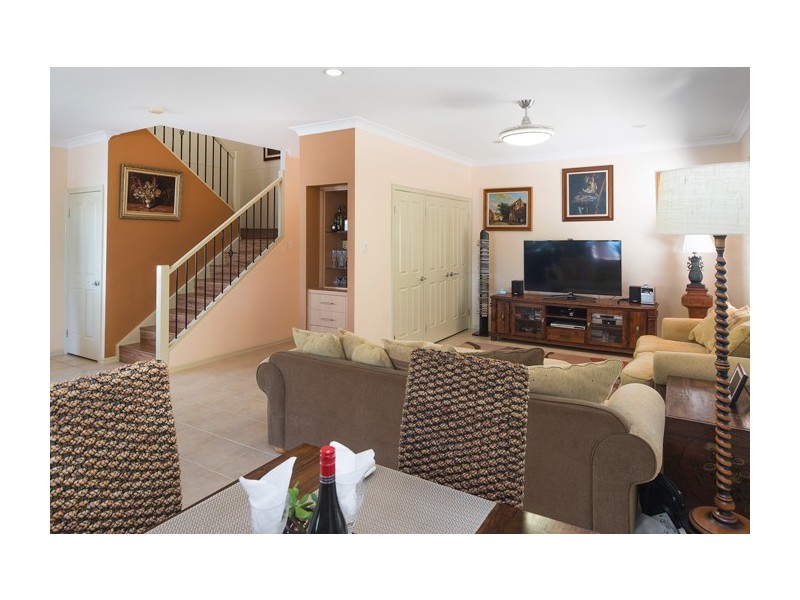 31 Lee-Anne Crescent, Helensvale QLD 4212