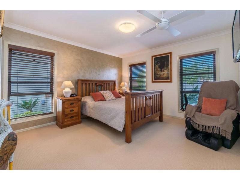 31 Lee-Anne Crescent, Helensvale QLD 4212