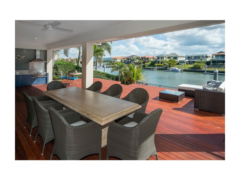 2152 Beaufort Way, Hope Island QLD 4212