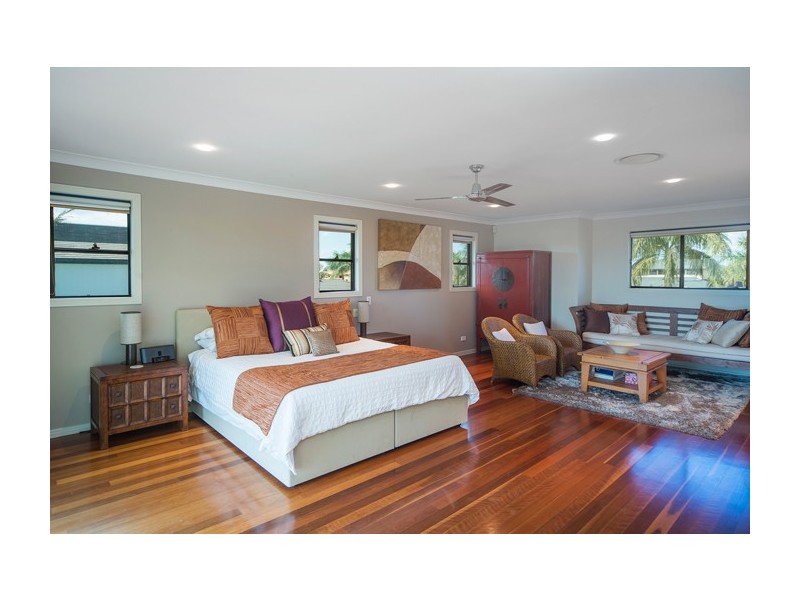 2152 Beaufort Way, Hope Island QLD 4212