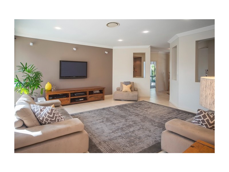 2152 Beaufort Way, Hope Island QLD 4212