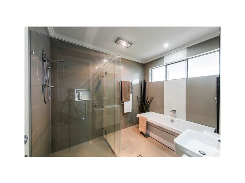 136 The Peninsula, Monterey Keys, Helensvale QLD 4212