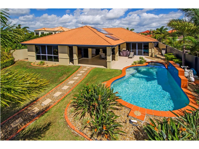 18 Calmwater Crescent, Helensvale QLD 4212